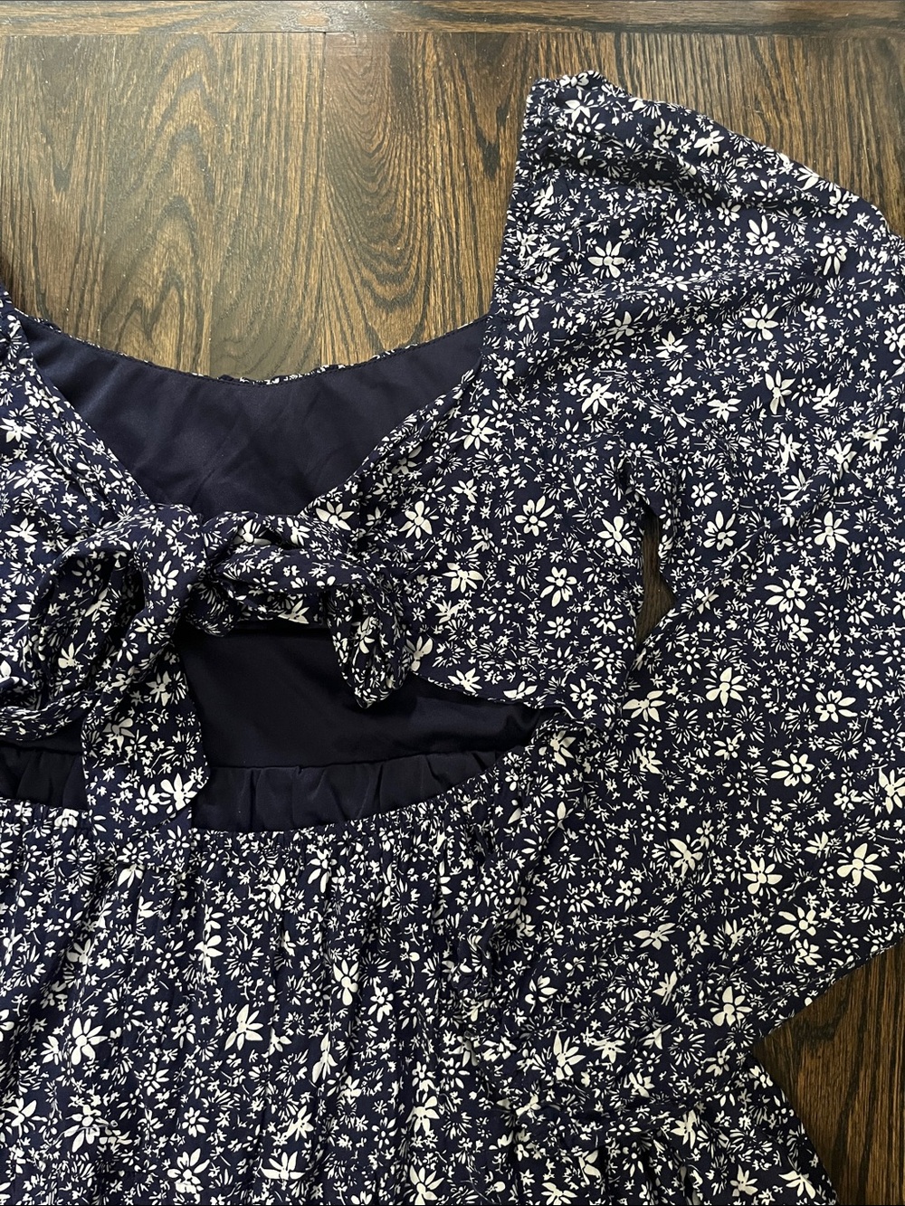 Altar'd State Navy & White Floral Smocked Dress size Med - Picture 4 of 6